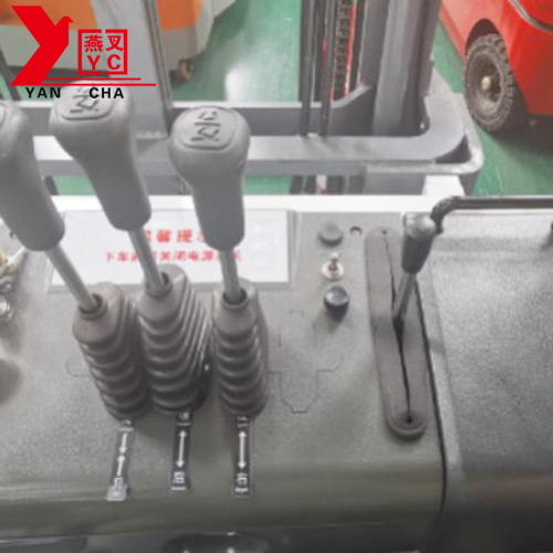 站駕式全電動三向叉車